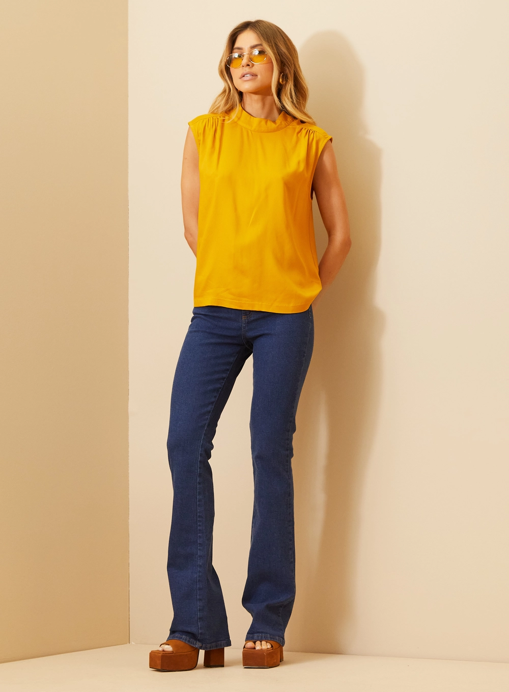 Blusa Feminina Sem Mangas Com Gola Alta Amarelo Sunray 4