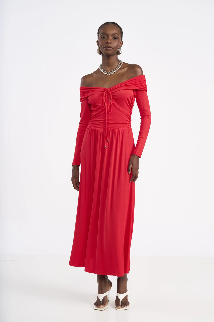 Vestido Midi Ombro A Ombro Franzido Vermelho