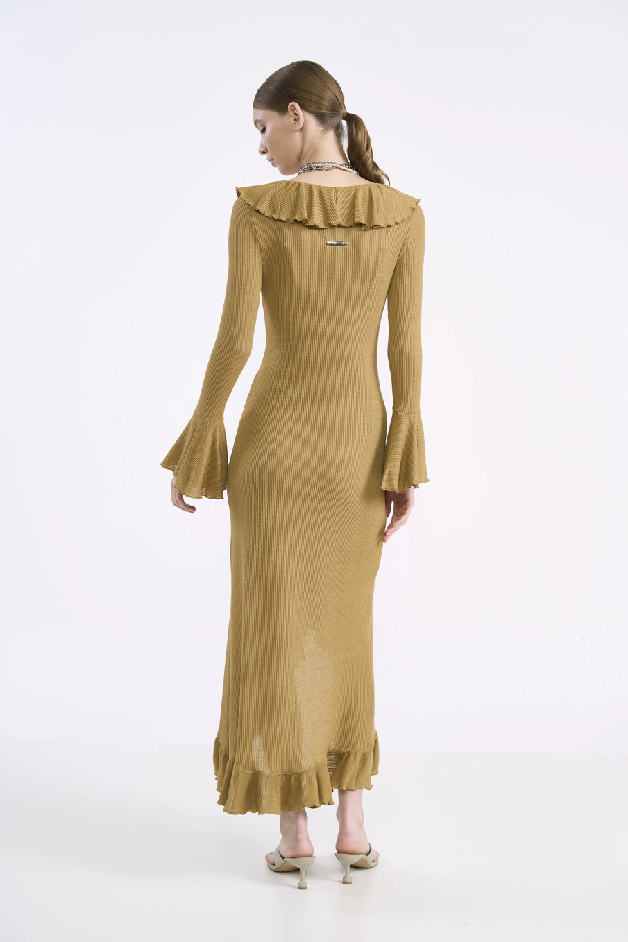 Vestido Midi Canelado Com Babados Bege Soybean