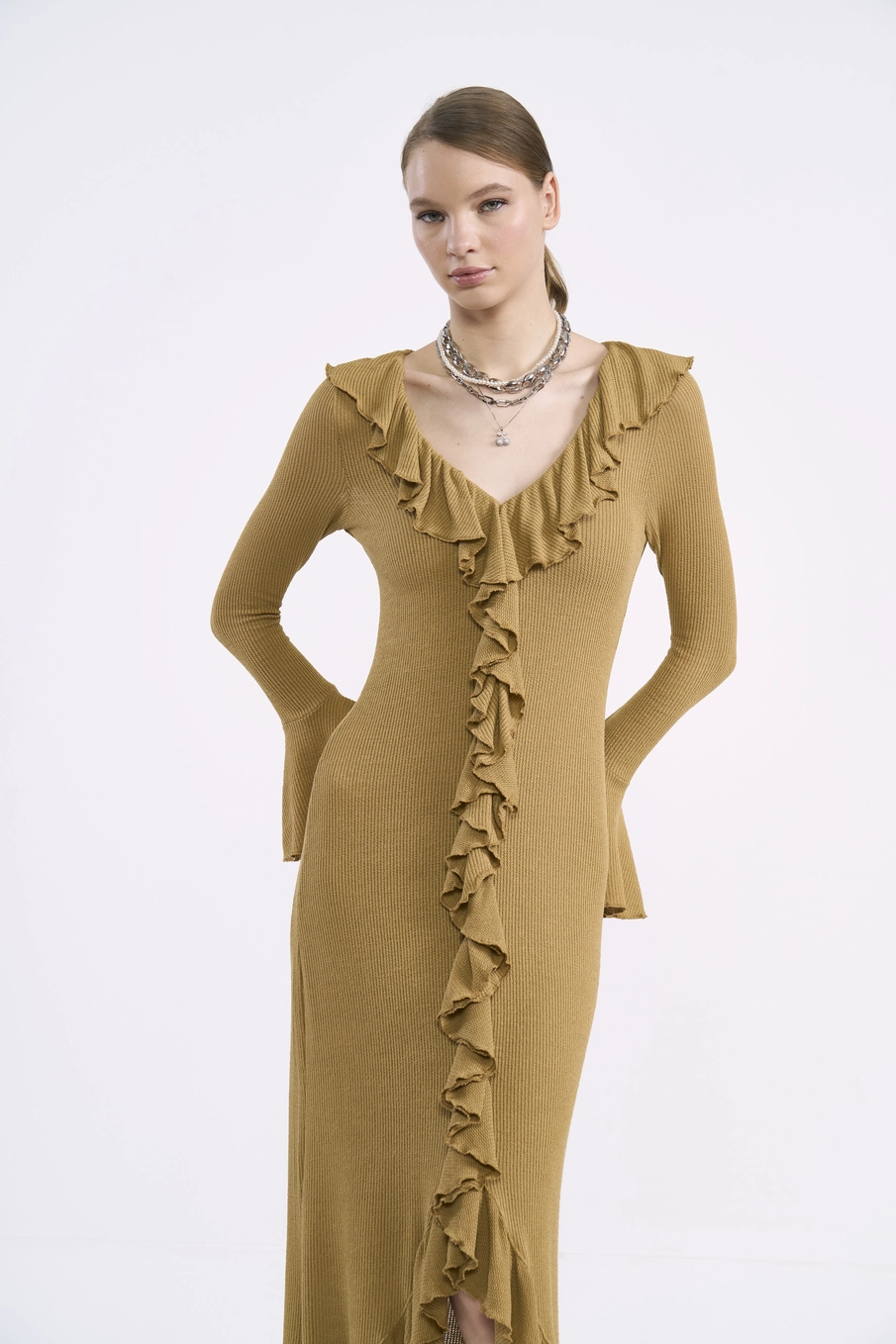 Vestido Midi Canelado Com Babados Bege Soybean