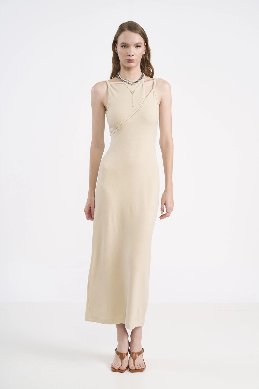 Vestido Midi Design Escultural Bege