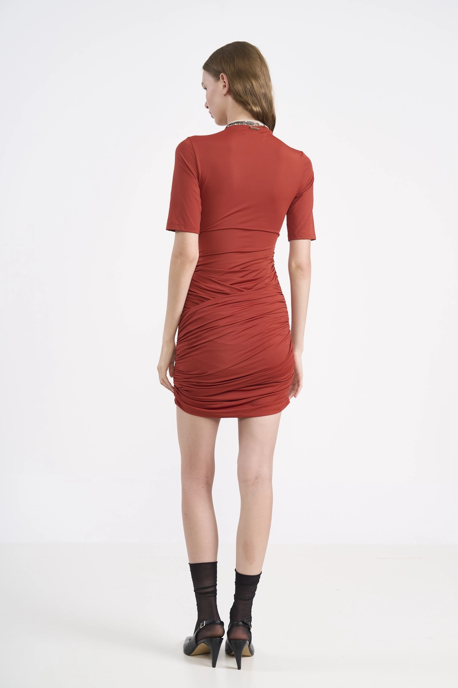 Vestido Curto Drapê Marrom