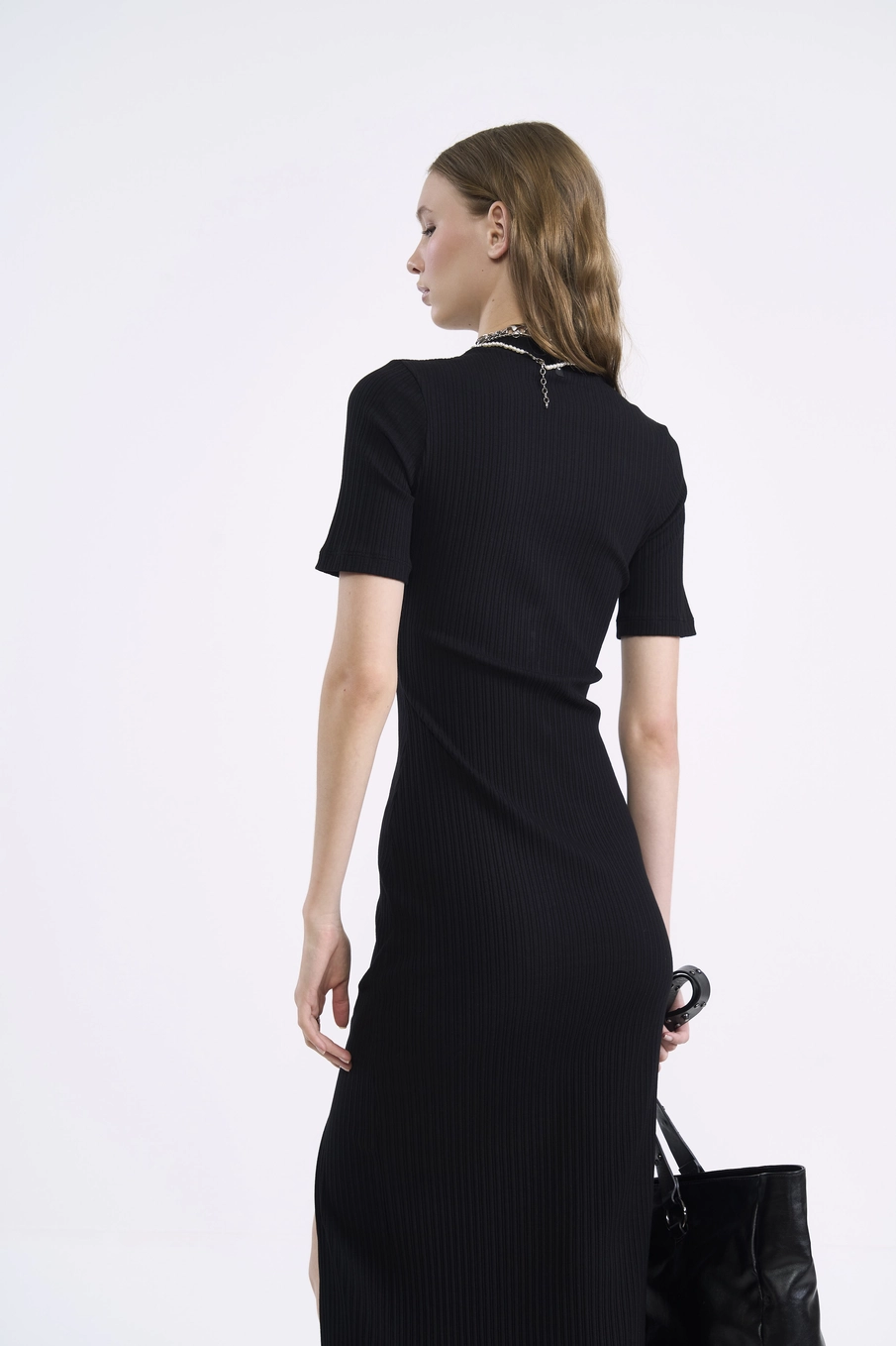 Vestido Midi Canelado Nostalgic Gola Alta Preto