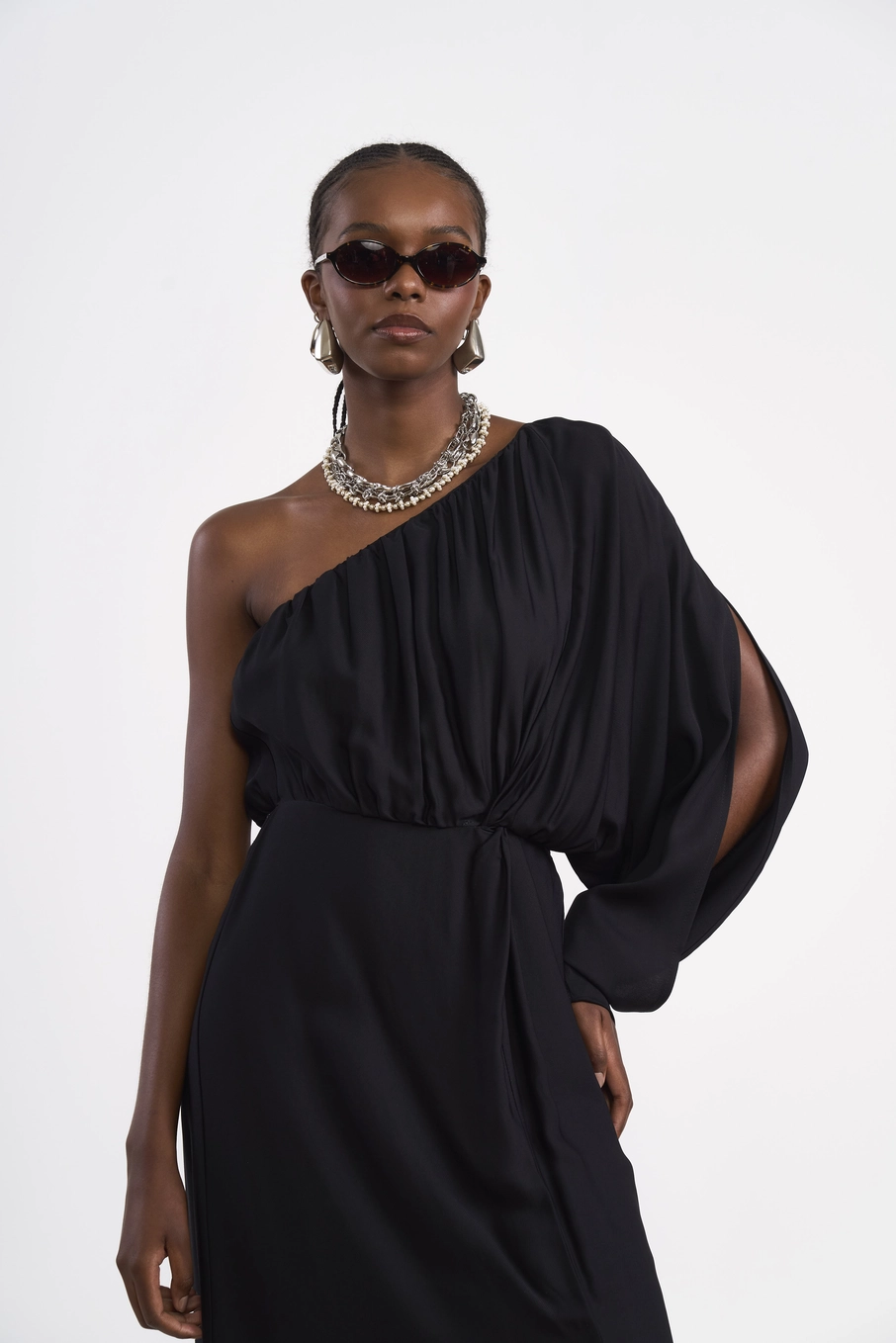 Vestido Midi Um Ombro Só Preto