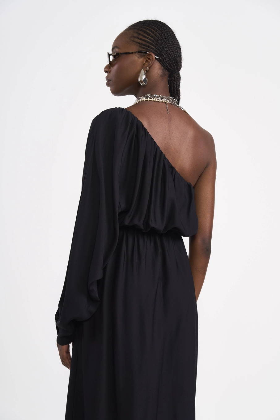Vestido Midi Um Ombro Só Preto