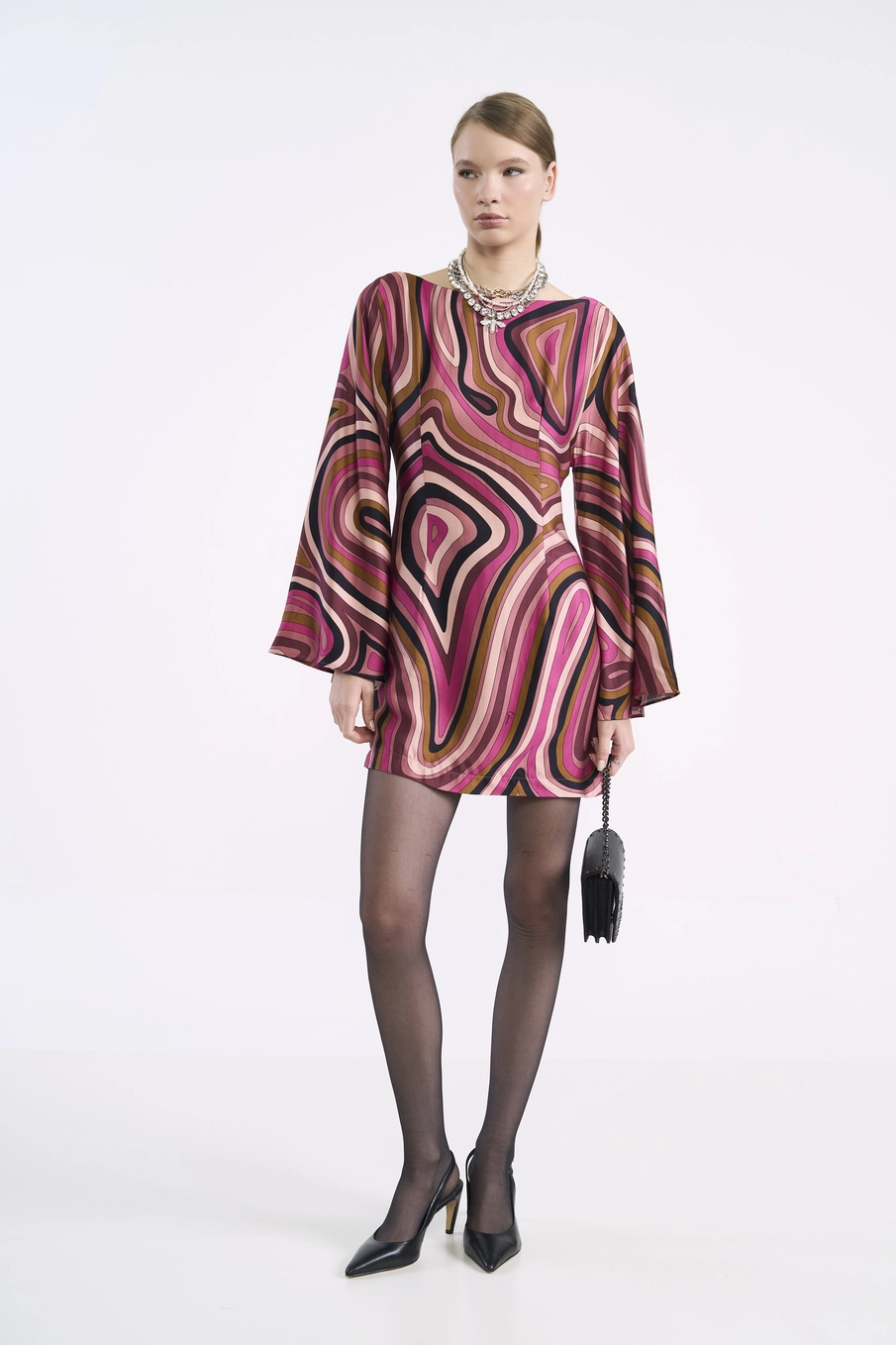 Vestido Curto Estampado Mangas Flare Estampados