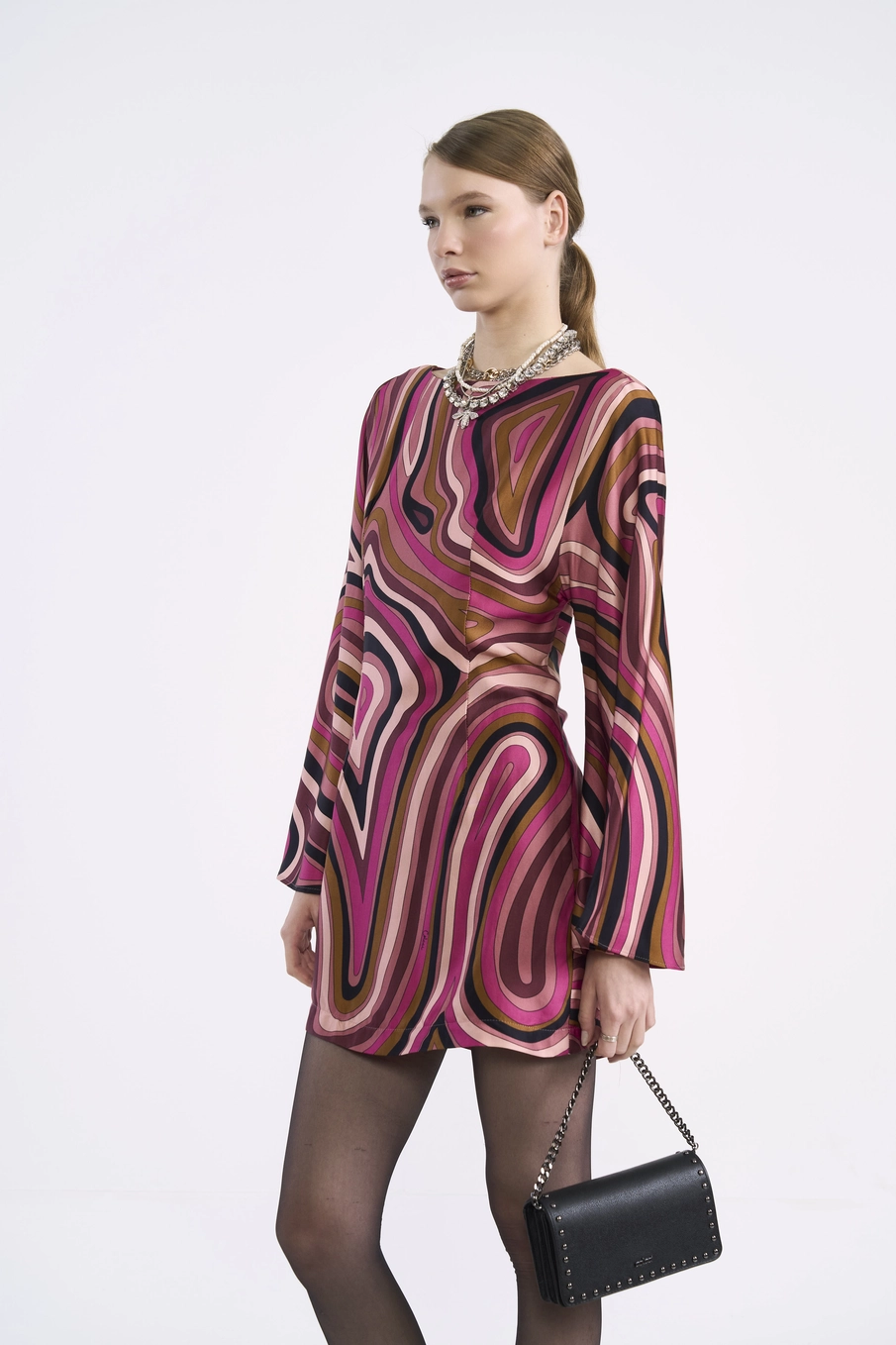 Vestido Curto Estampado Mangas Flare Estampados