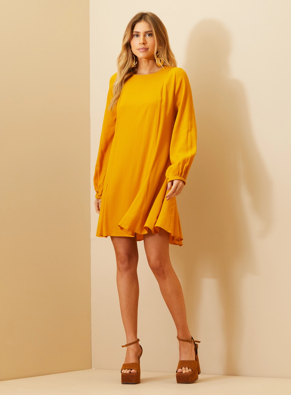 Vestido Feminino Curto Manga Longa Com Recortes Amarelo Sunray 1