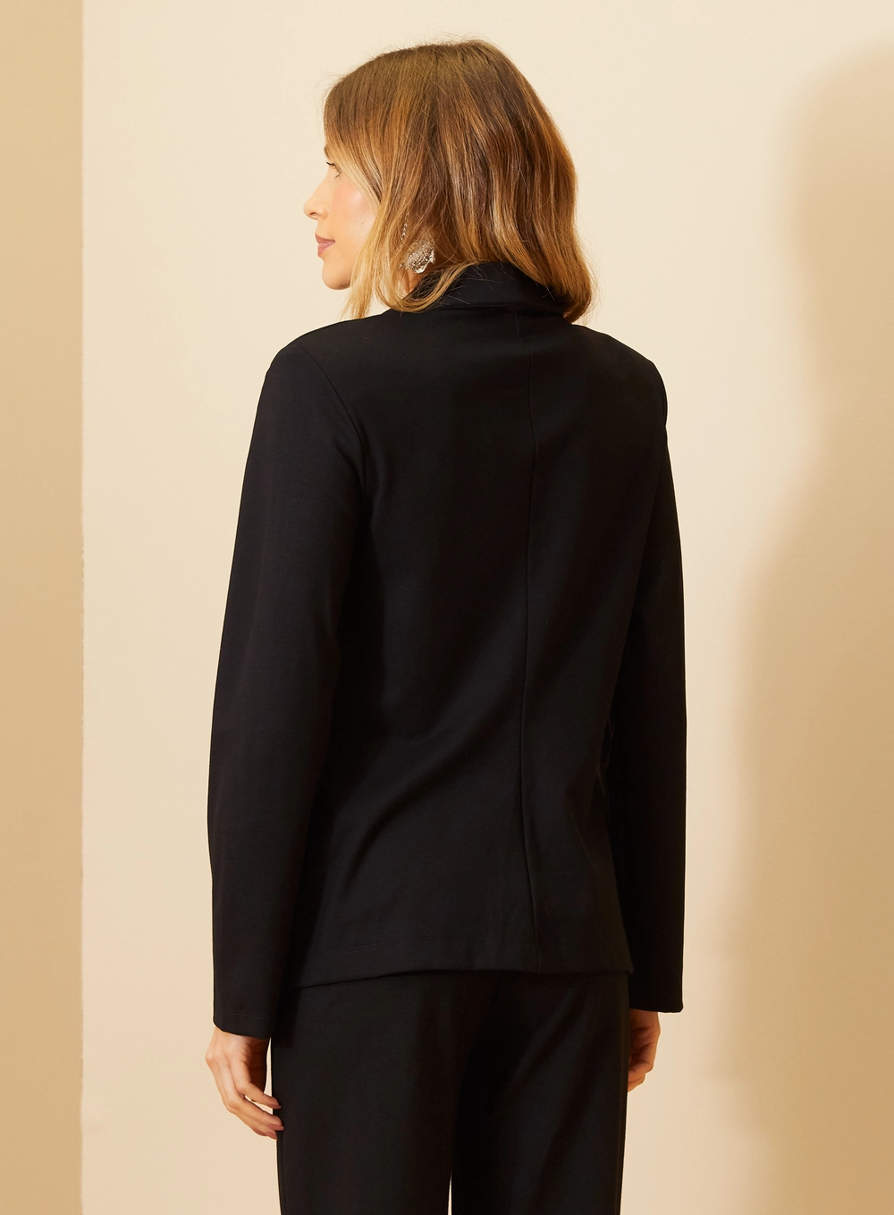 Blazer Feminino Alfaiataria Com Lapela Preto 2
