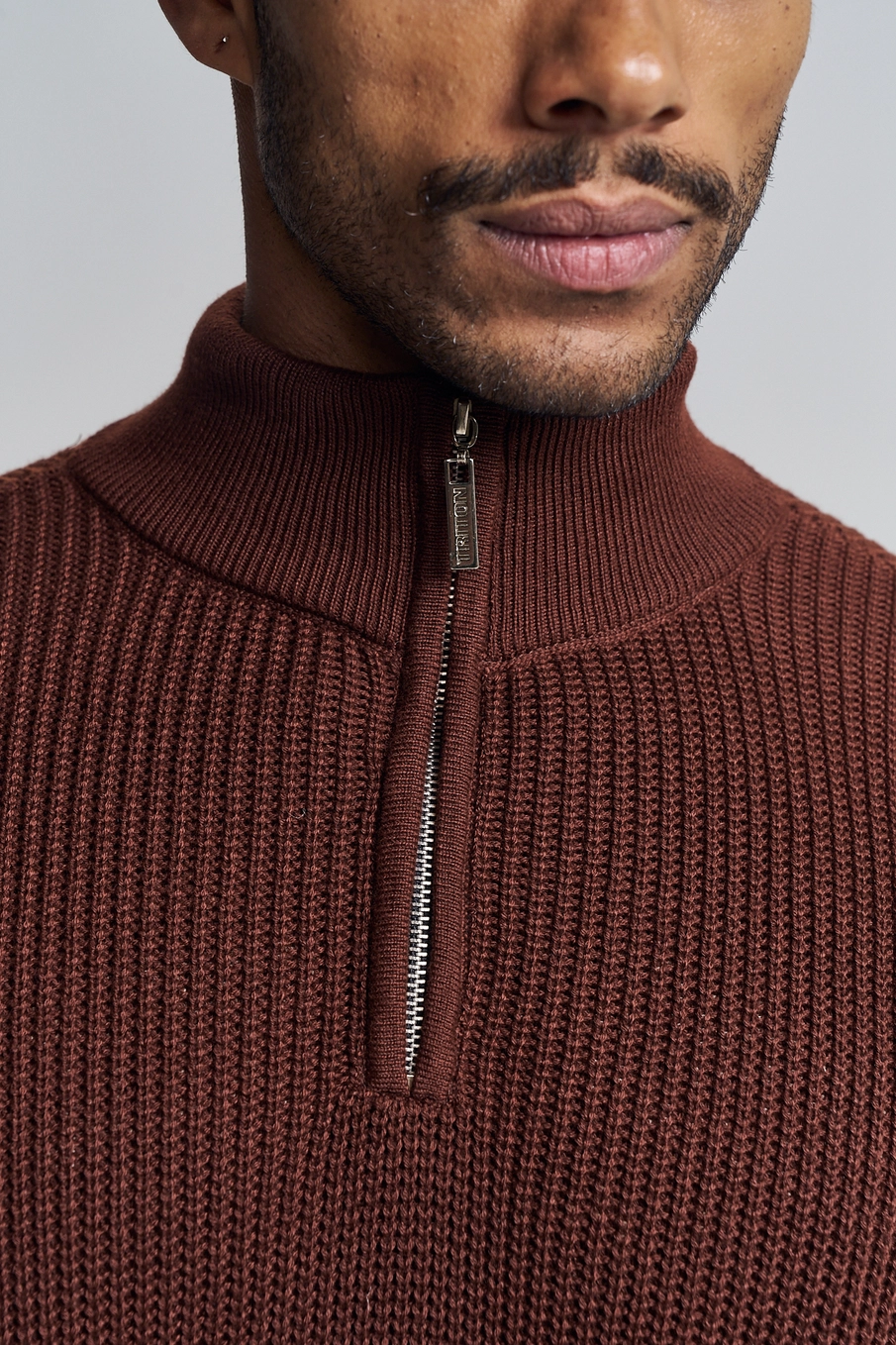 Suéter Masculino Em Tricot Com Zíper Marrom 4