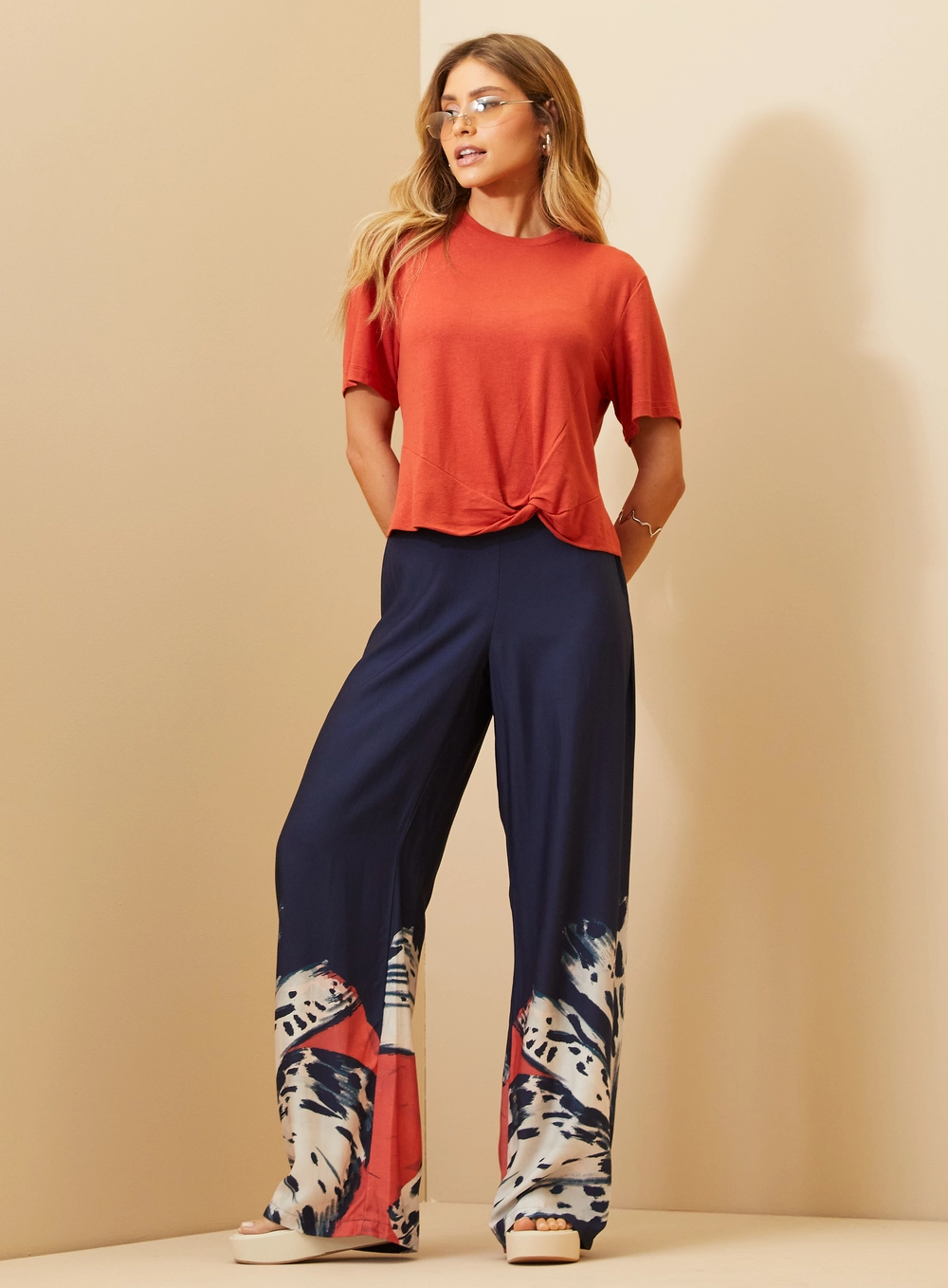Camiseta Feminina Com Nó Frontal - Boy Fashion Vermelho 4