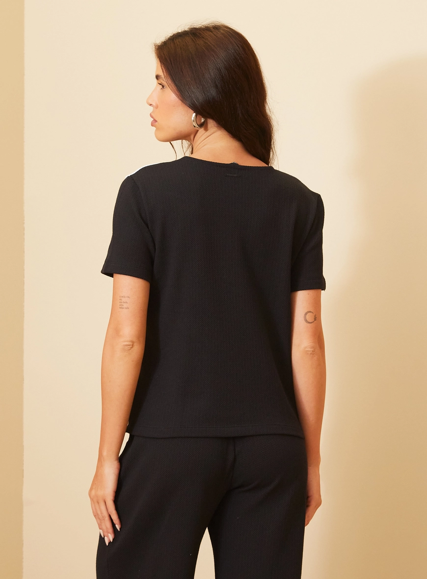 Camiseta Feminina Contrastante - Comfort Fashion Preto 2