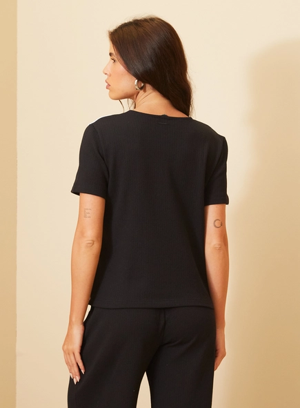 Camiseta Feminina Contrastante - Comfort Fashion