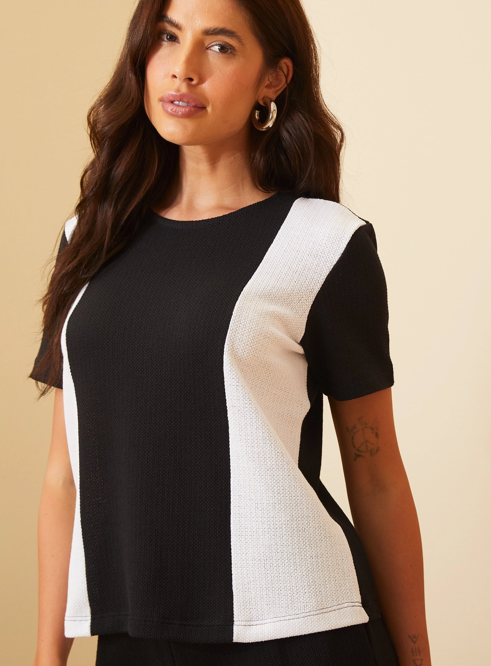 Camiseta Feminina Contrastante - Comfort Fashion Preto 3