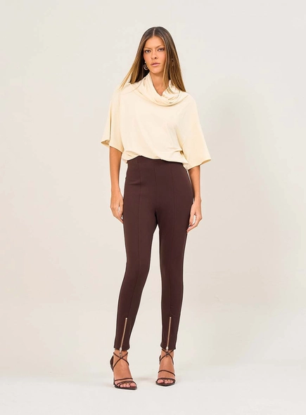 Calça Feminina Com Zíper Na Barra