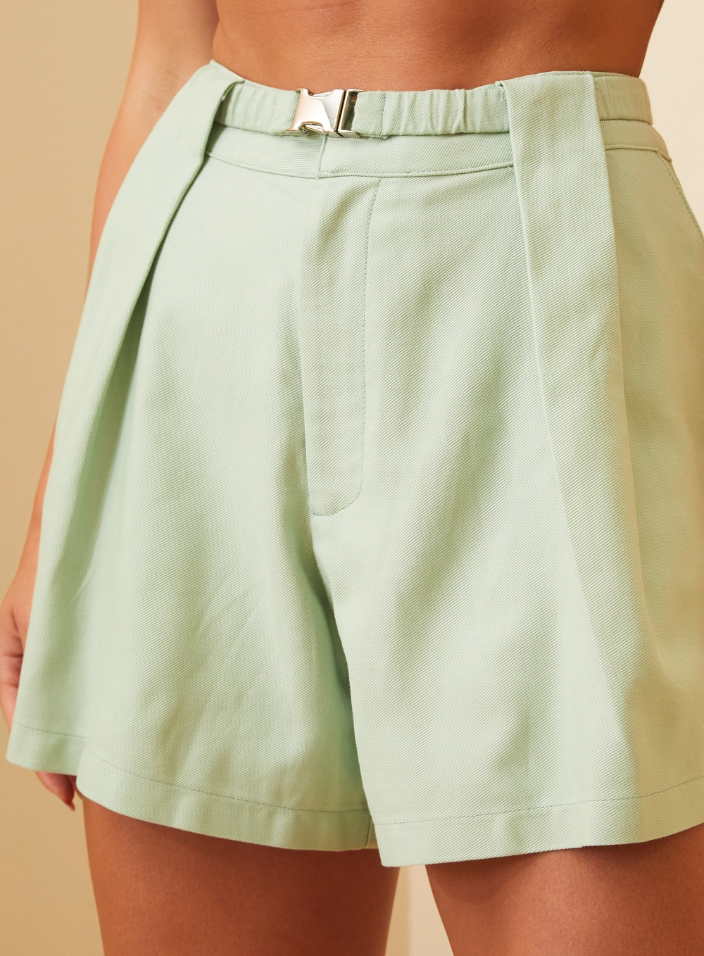 Short Cintura Alta Com Fivela - Comfort Verde 3