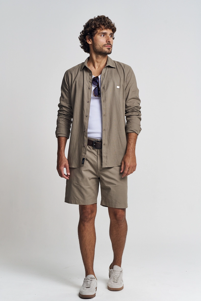 Camisa Masculina Com Plaqueta Metálica - Casual Bege 1