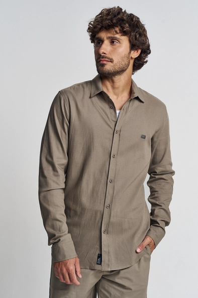 Camisa Masculina Com Plaqueta Metálica - Casual
