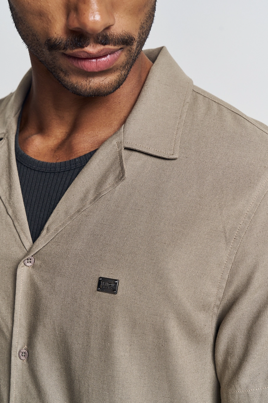 Camisa Masculina Gola Cubana - Regular Bege 3
