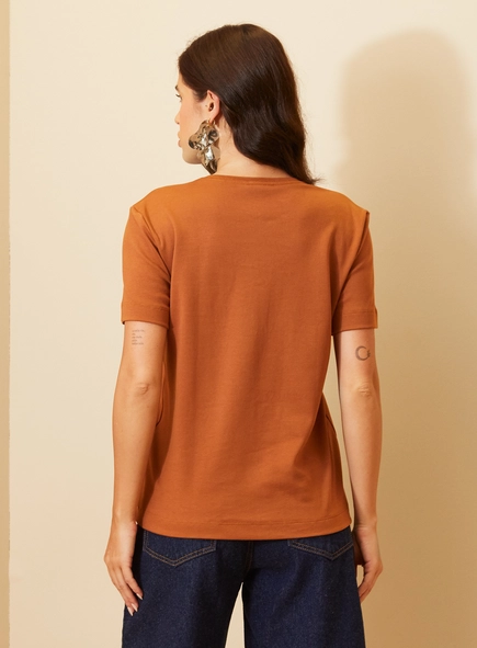 Camiseta Feminina Com Estampa Linear - Comfort