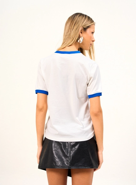 Camiseta Feminina Com Estampa Frontal