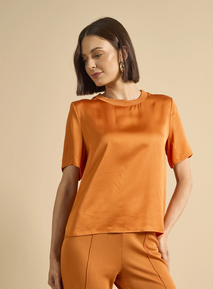 Camiseta Feminina Reta Acetinada Laranja