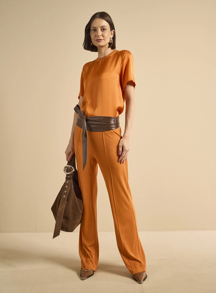 Camiseta Feminina Reta Acetinada
