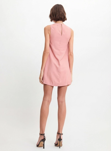Vestido Curto Comfort Com Sobreposição