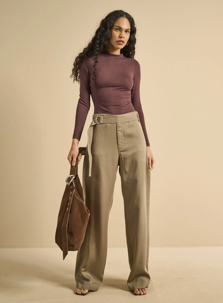 Blusa Slim Gola Alta