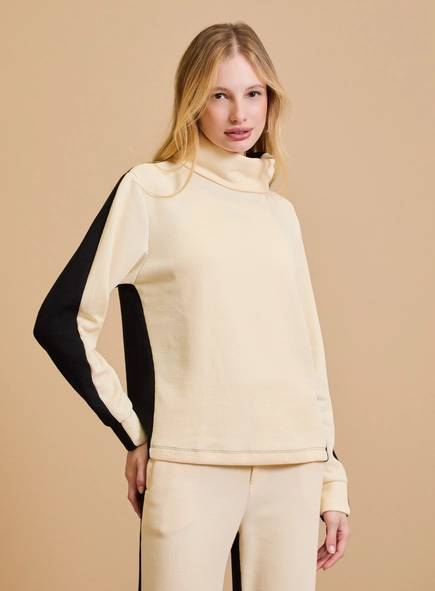 Blusão Feminino Bicolor Gola Alta