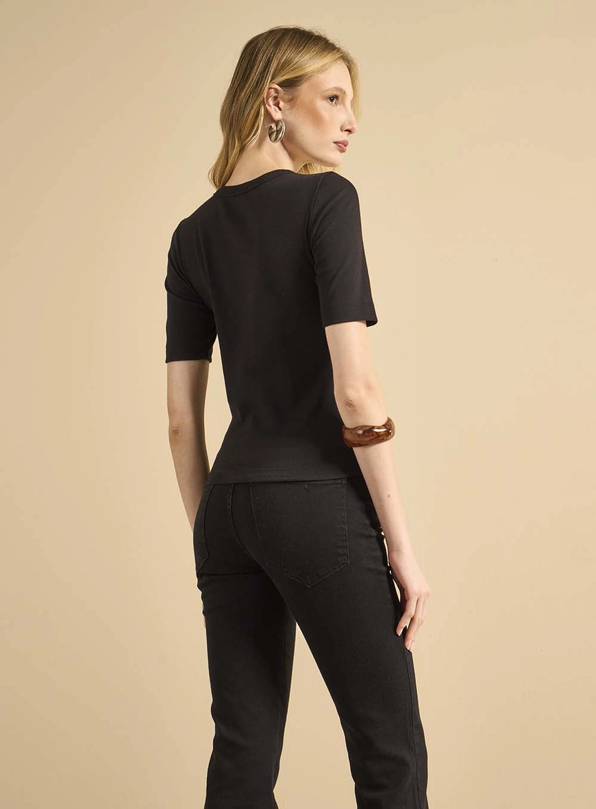 Camiseta Canelada Feminina Bicolor Preto