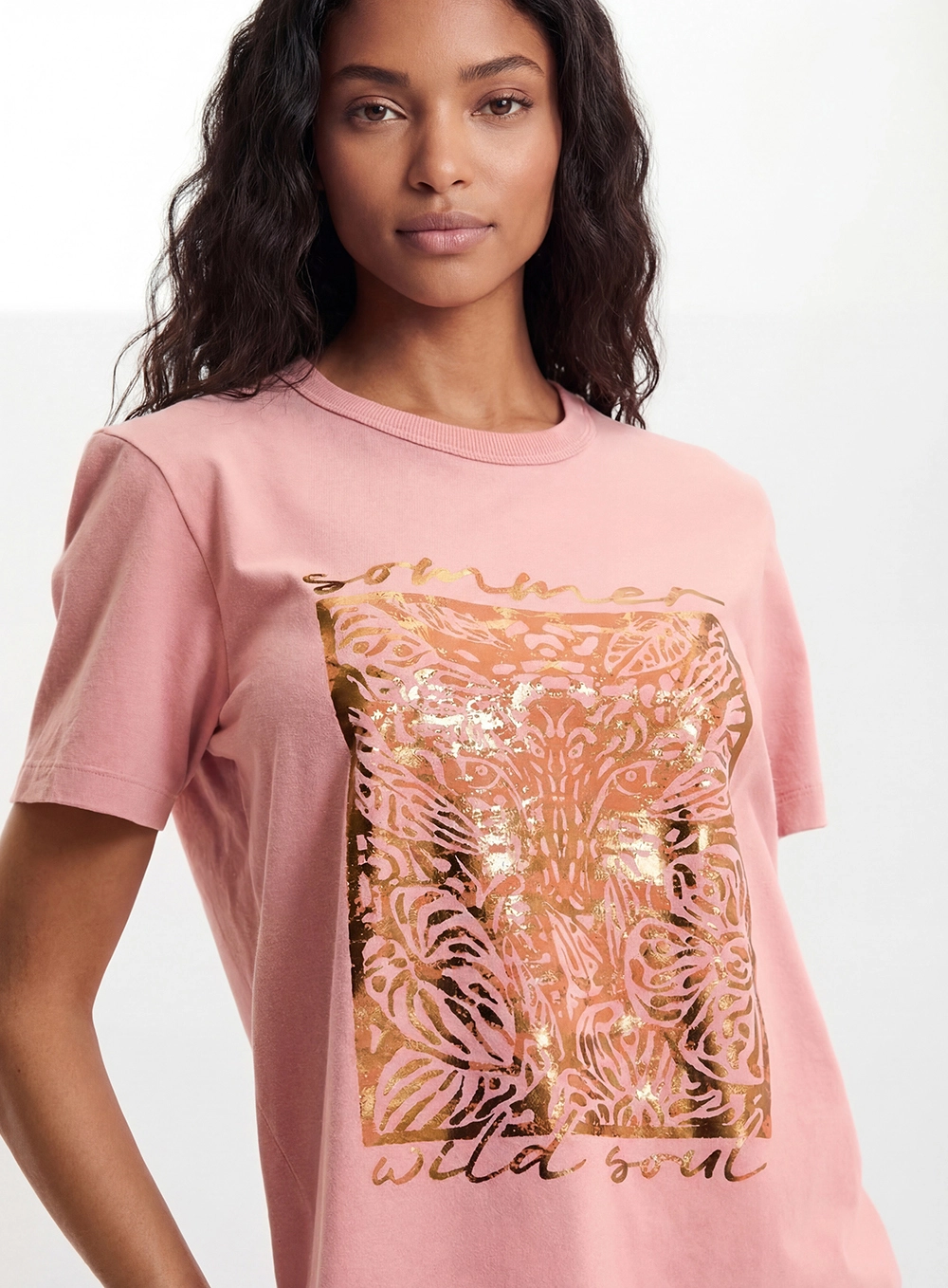Camiseta Feminina Comfort Estampada Rosa 4
