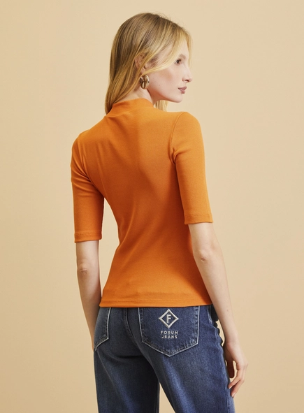 Blusa Justa Canelada Gola Alta Manga Média