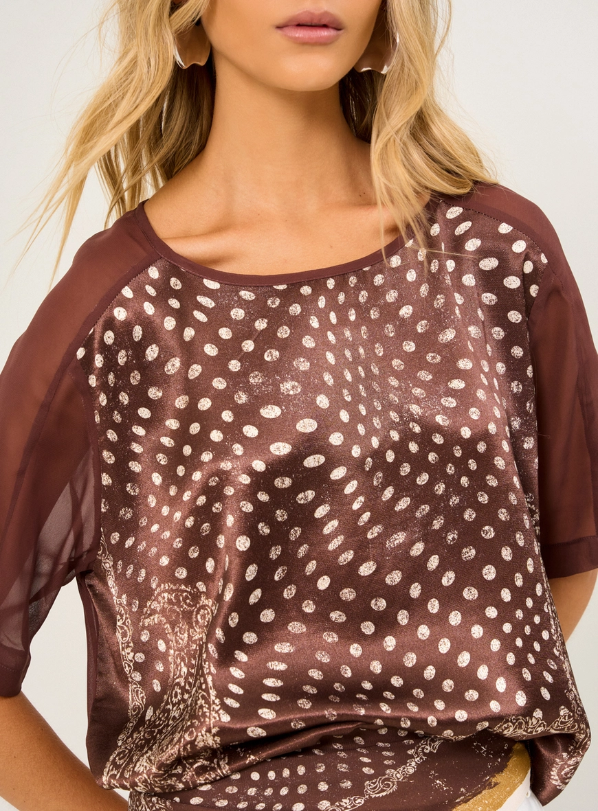 Camiseta Feminina Com Estampa Frontal Marrom 3