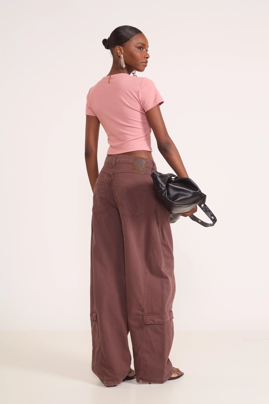 Blusa Cropped Ajustada Logomania Rosa