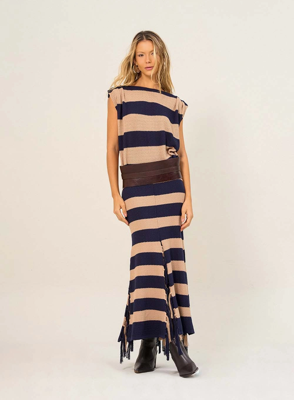 Vestido Listrado Com Fenda Estampados 1