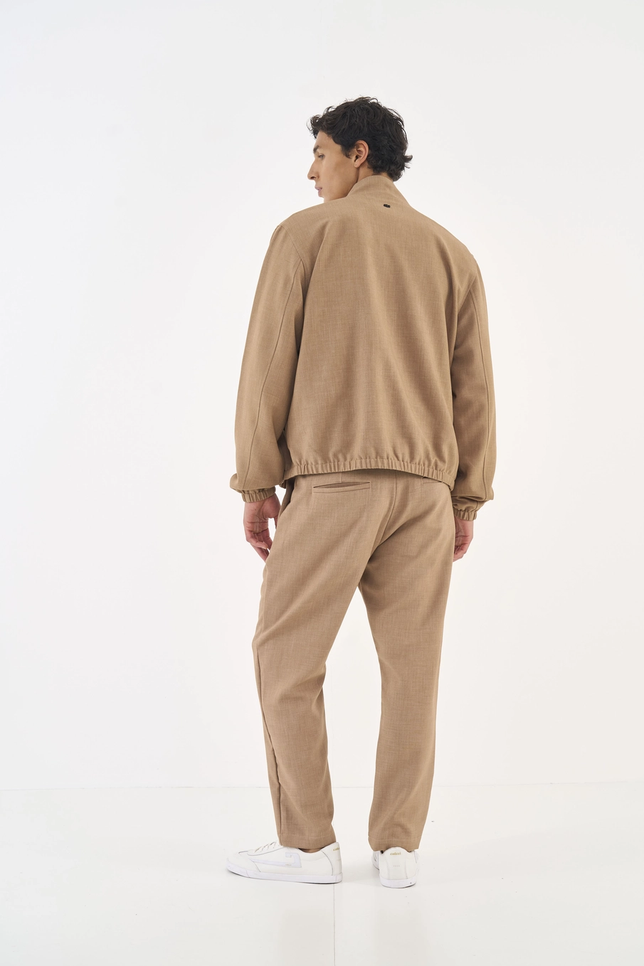 Calça Alfaiataria Reta Milan Bege