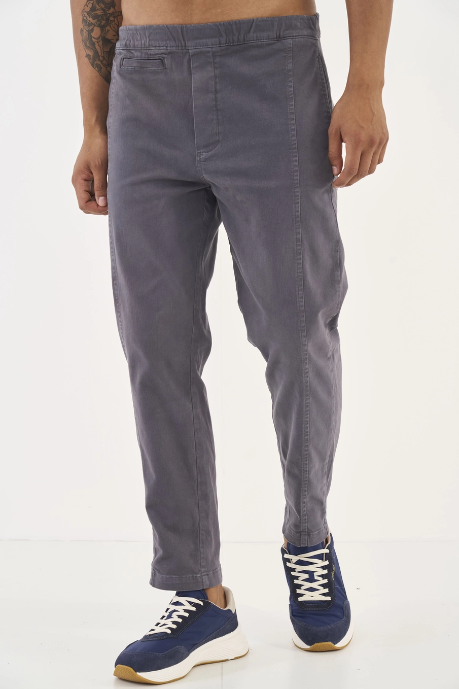 Calça Sarja Alfaiataria Andrew Jogger Cinza