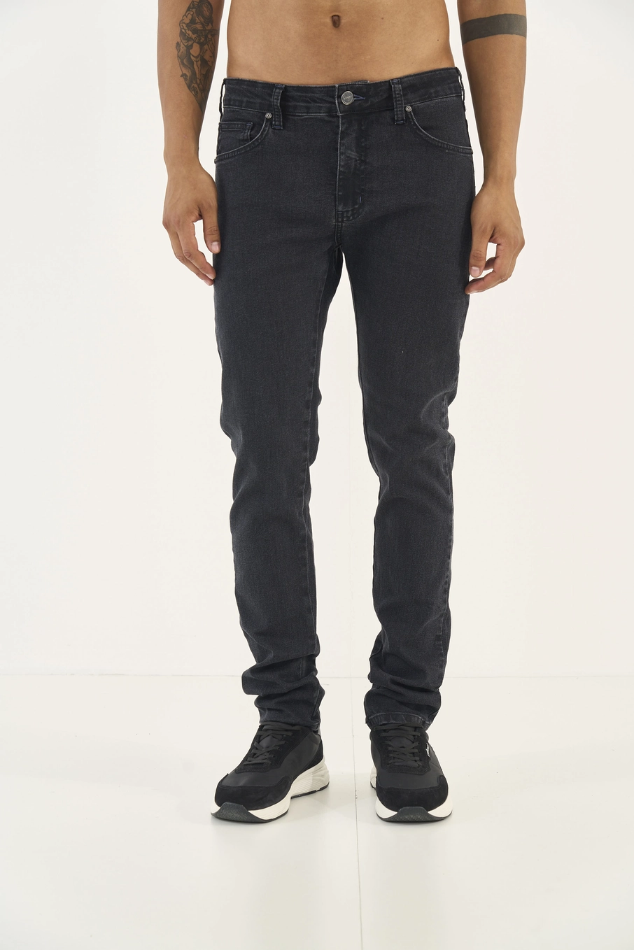 Calça Jeans Felipe Skinny Indigo Preto