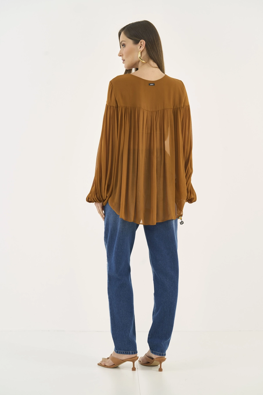 Calça Jeans Mom Com Detalhes Destroyed Índigo
