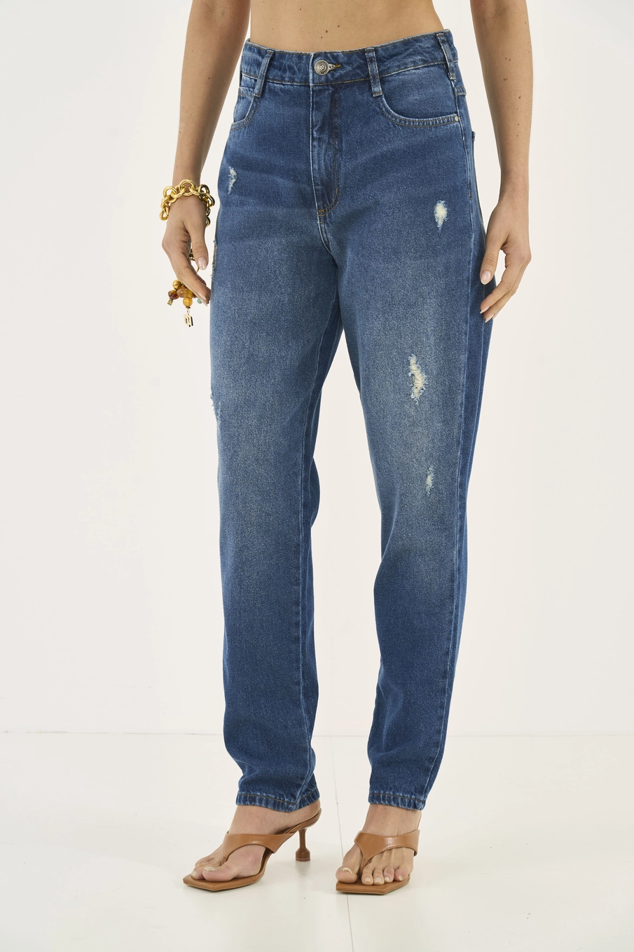 Calça Jeans Mom Com Detalhes Destroyed Índigo