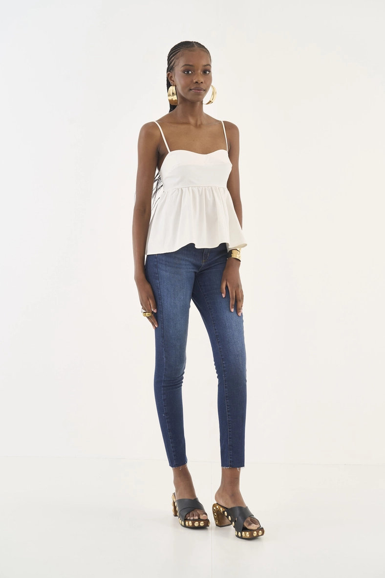 Calça Jeans Bruna Skinny Com Barra A Fio
