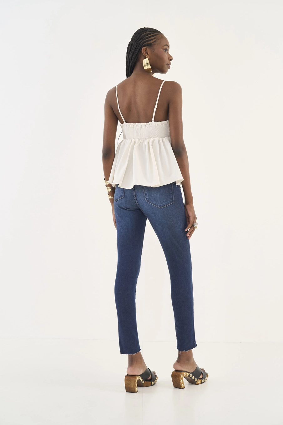 Calça Jeans Bruna Skinny Com Barra A Fio Índigo