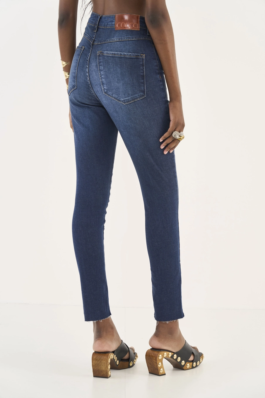 Calça Jeans Bruna Skinny Com Barra A Fio Índigo