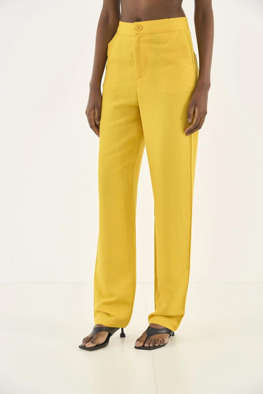 Calça Alfaiataria Reta Com Linho Amarelo