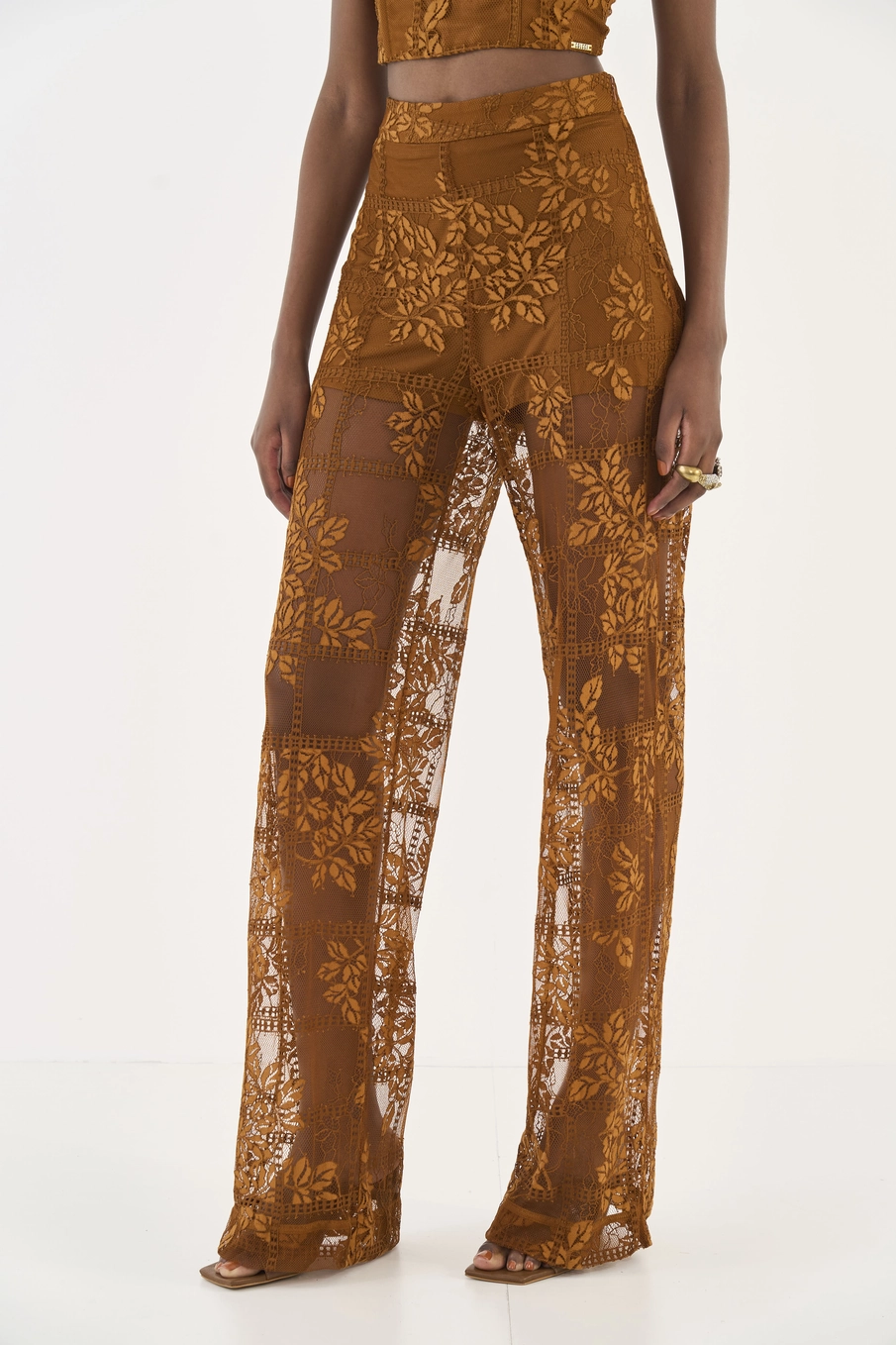 Calça Reta Em Renda Marrom