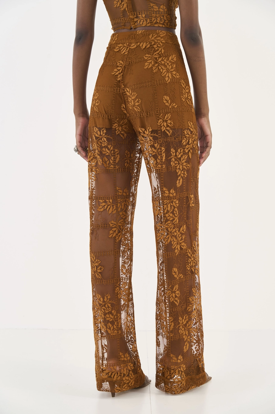 Calça Reta Em Renda Marrom
