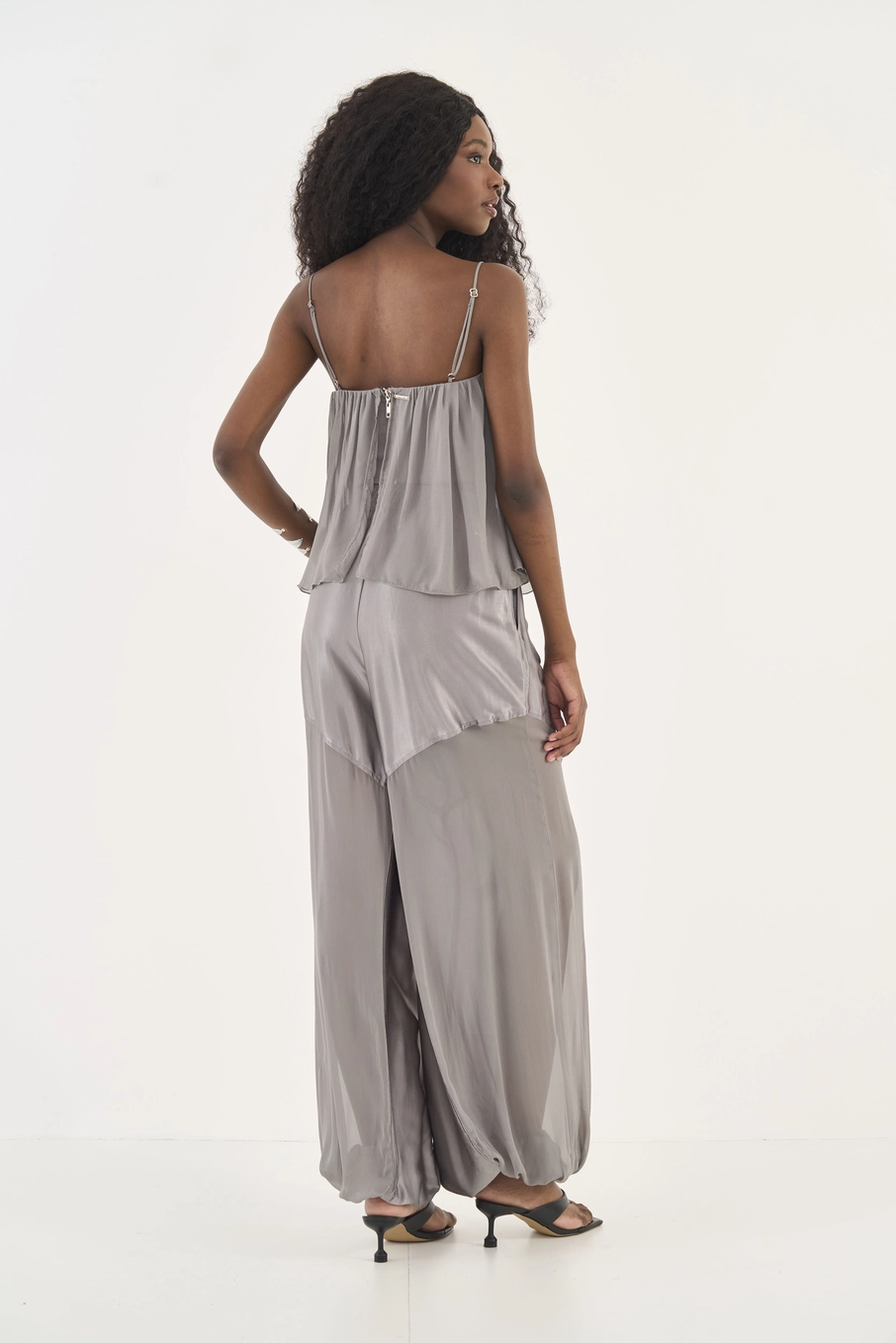 Calça Acetinada Com Detalhe Em Tule Cinza