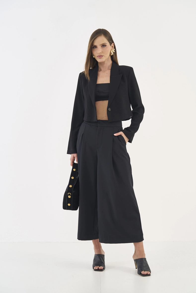 Calça Pantalona Encurtada Com Pregas
