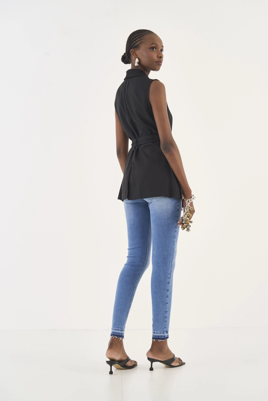 Calça Jeans Skinny Karen Com Barra A Fio Índigo